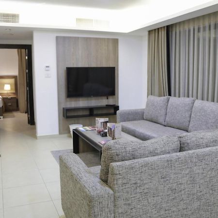 Triple A Hotel Suites Amman Ngoại thất bức ảnh