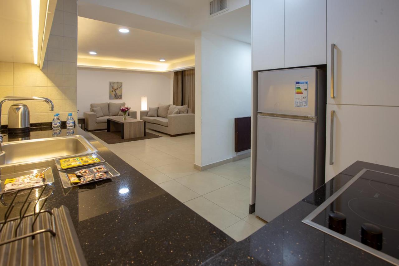 Triple A Hotel Suites Amman Ngoại thất bức ảnh