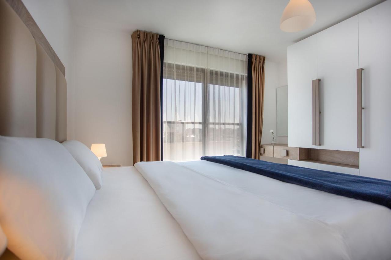 Triple A Hotel Suites Amman Ngoại thất bức ảnh