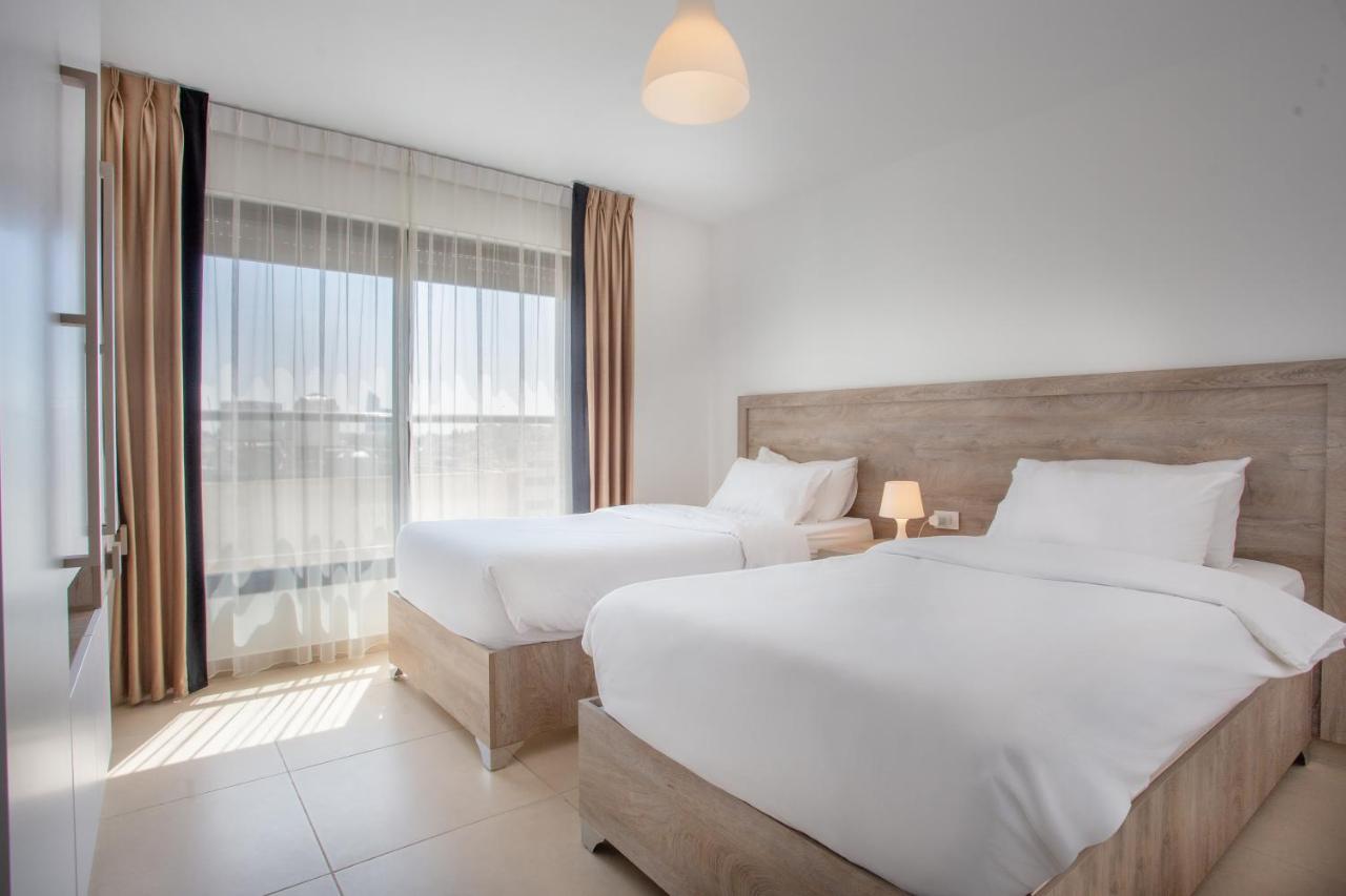 Triple A Hotel Suites Amman Ngoại thất bức ảnh