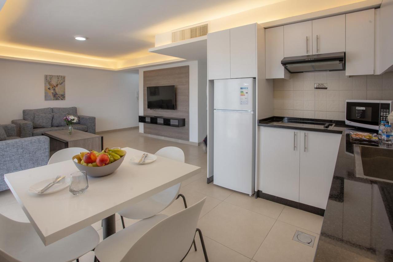 Triple A Hotel Suites Amman Ngoại thất bức ảnh