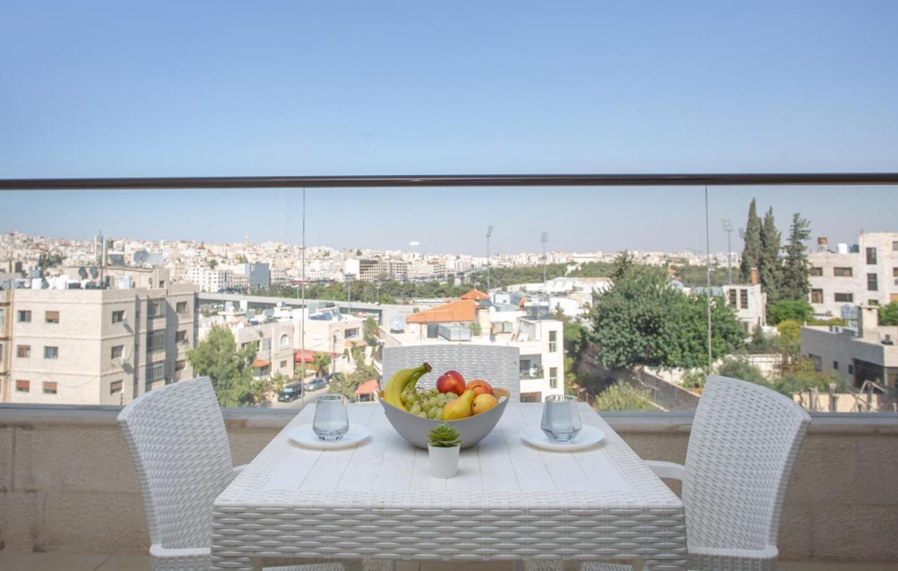 Triple A Hotel Suites Amman Ngoại thất bức ảnh