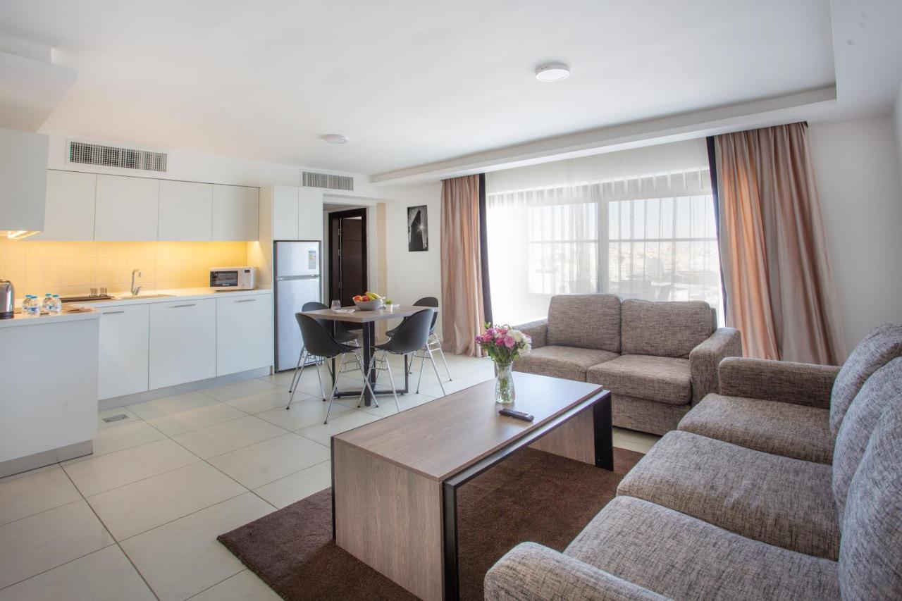 Triple A Hotel Suites Amman Ngoại thất bức ảnh